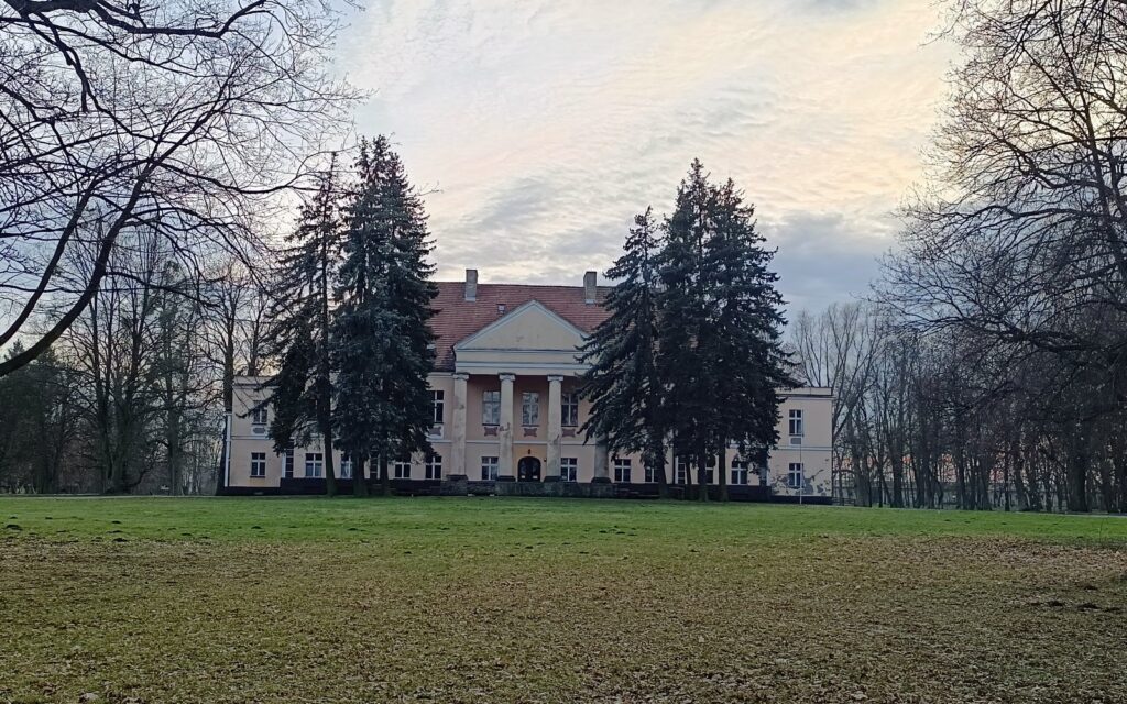 Pałac w Niechanowie